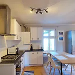 Sunhouse Sopot 300 M Beach, 50 M Monte Cassino